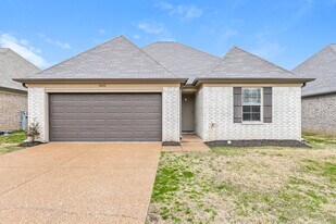 9440 Darren Cir S in Cordova, TN - Building Photo