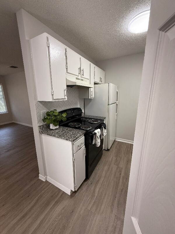 737 W Mayfield Blvd in San Antonio, TX - Foto de edificio - Building Photo