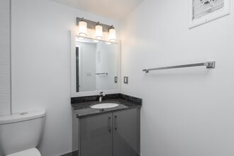 Oliver Manor in Edmonton, AB - Building Photo - Building Photo