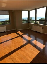 5701 N Sheridan, Unit 5701 Sheridan road in Chicago, IL - Building Photo - Building Photo