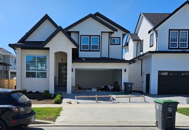 property at 19272-19271 71 Ave