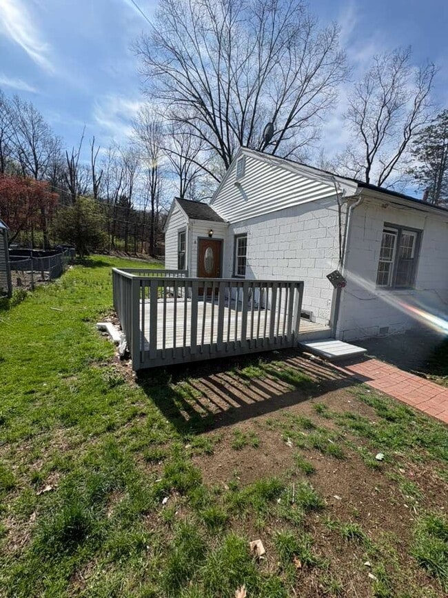 8 Delano Grove in Monroe, NY - Building Photo - Building Photo