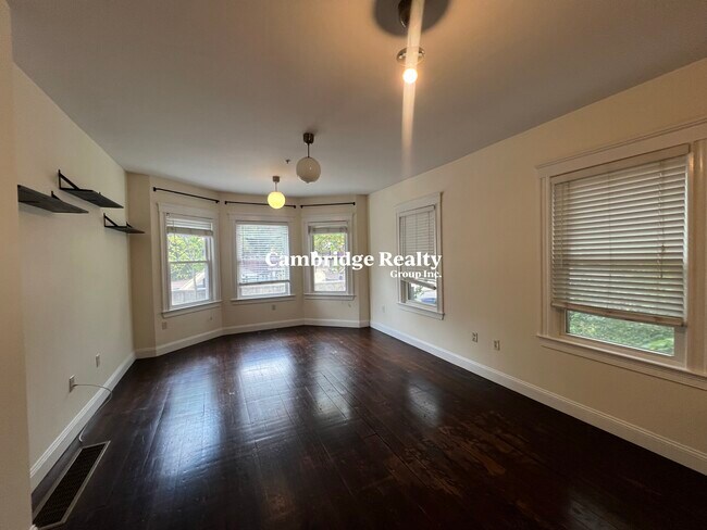 11 Giles Park, Unit 1