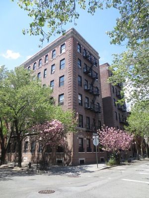 240 Waverly Pl in New York, NY - Building Photo