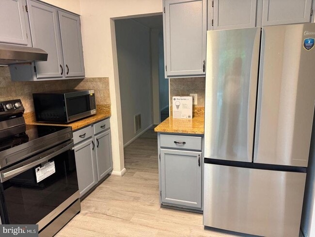 property at 1631 Oak Spring Way