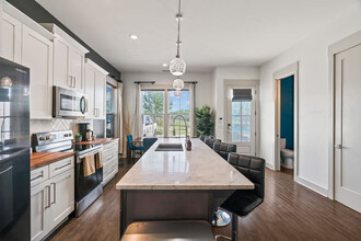 1006 Free Silver Rd in Nashville, TN - Building Photo - Building Photo