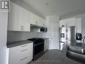 121 Ocala St in Ottawa, ON - Building Photo - Building Photo