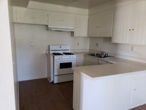 Lakewood Village in Lakewood, CA - Building Photo - Building Photo