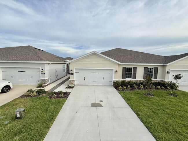 499 Voltaire Dr in Spring Hill, FL - Building Photo - Building Photo