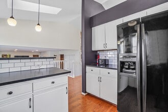 1191 Easton Dr in Carol Stream, IL - Foto de edificio - Building Photo