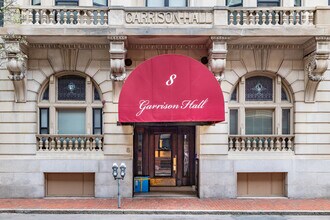 Garrison Hall in Boston, MA - Foto de edificio - Building Photo