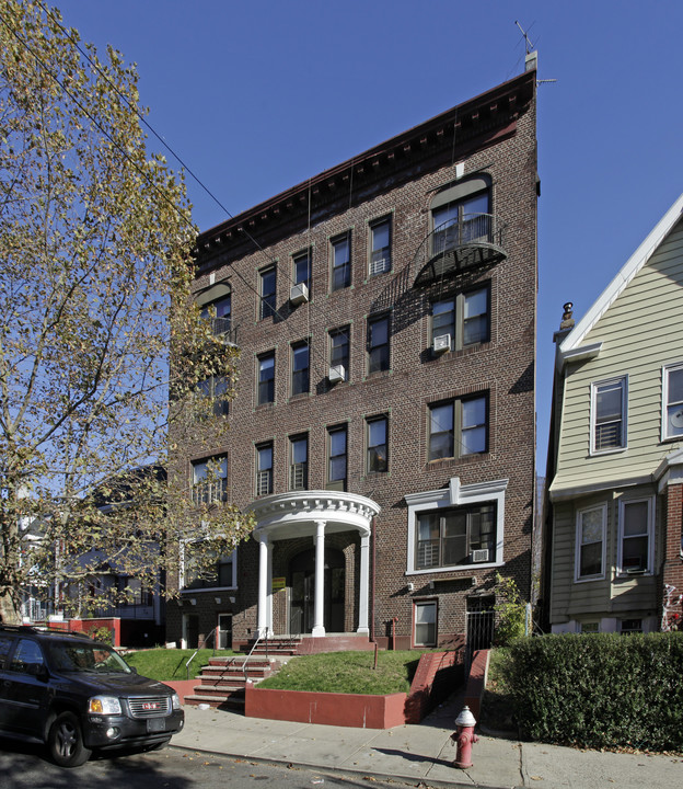 74-76 Fairview Ave in Jersey City, NJ - Foto de edificio