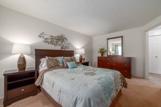 Village in the Park Apartments in Westlake, OH - Foto de edificio - Interior Photo