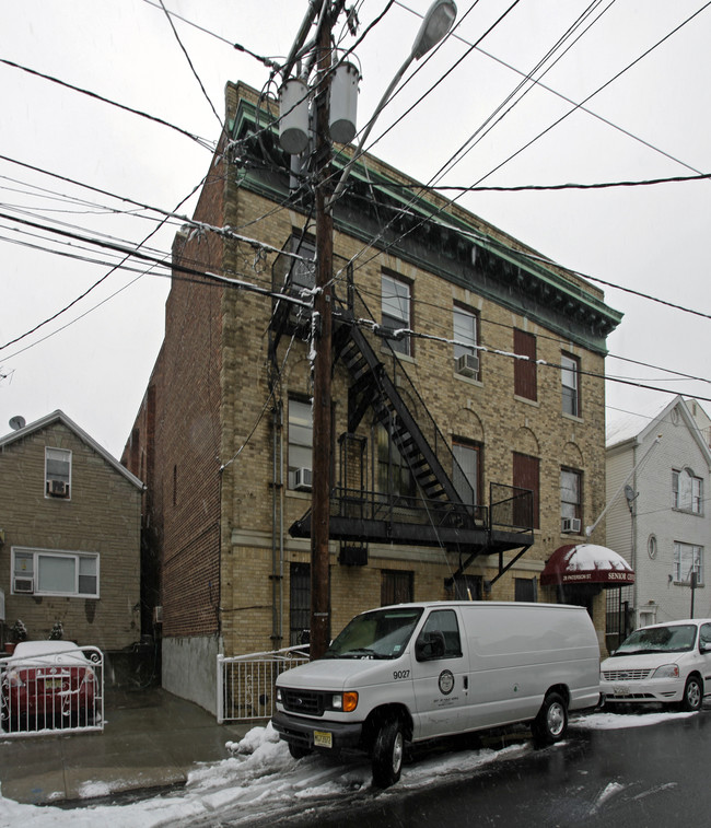 28 Paterson St in Jersey City, NJ - Building Photo - Building Photo