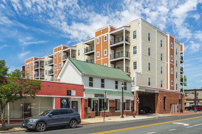 Bayard Plaza in Dover, DE - Foto de edificio - Building Photo