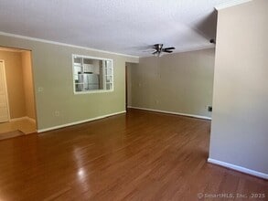 175 Mill Pond Rd in Hamden, CT - Building Photo - Building Photo
