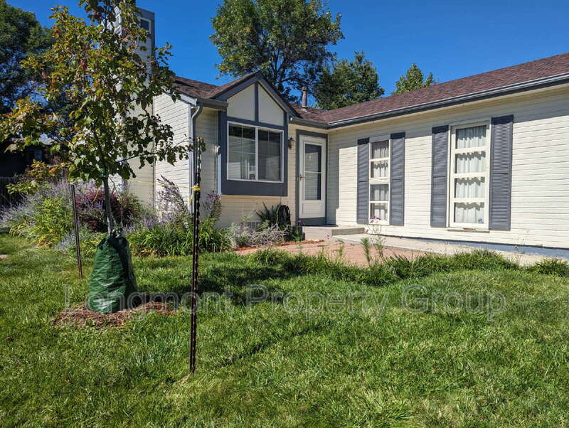 2189 Hackberry Cir in Longmont, CO - Building Photo