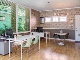 Apartments For Rent Near Los Angeles Valley College In Glen Chase Knolls Apartments