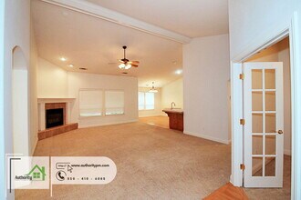 3377 Heritagetown Dr in Redding, CA - Building Photo - Building Photo