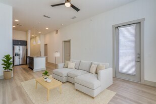 Valor at the Realm in Lewisville, TX - Building Photo