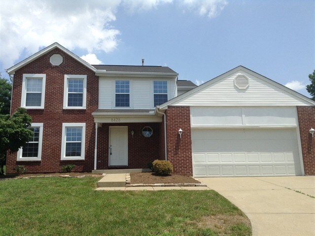 8428 Stratford Ct in Florence, KY - Building Photo
