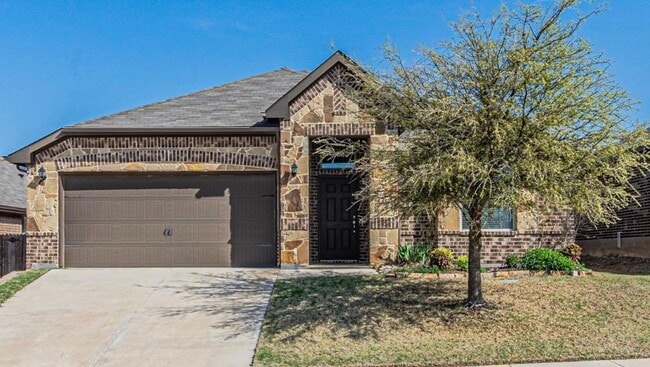 932 Deer Valley Dr in Weatherford, TX - Building Photo - Building Photo