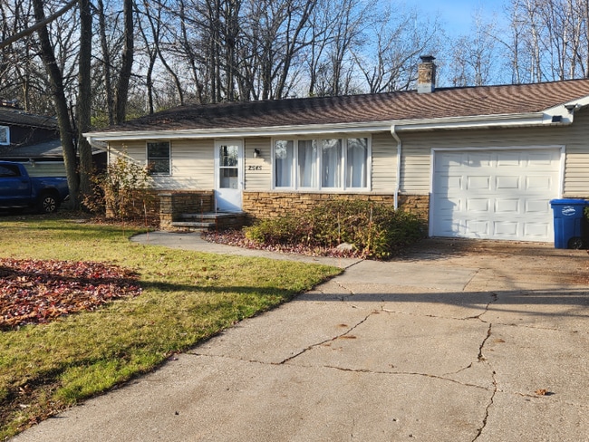 2545 Southwood Dr in Appleton, WI - Building Photo - Building Photo