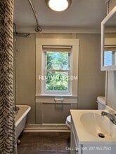 27 Elm St, Unit 2 in Lewiston, ME - Building Photo - Building Photo