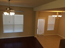 243 Sherburne St in Lewisville, TX - Building Photo