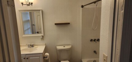 696 Villa Crest Ave in Macon, GA - Building Photo - Building Photo
