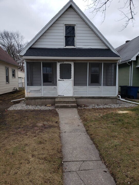 2611 Marlboro St in Toledo, OH - Building Photo