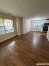 10 Myrtle St in Waltham, MA - Building Photo - Building Photo