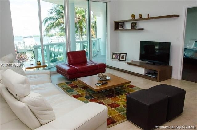 7914 Harbor Island Dr-Unit -102 in North Bay Village, FL - Building Photo