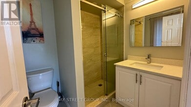 4738 Huron St in Niagara Falls, ON - Building Photo - Building Photo