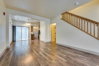 Fallingbrook Townhomes in Boise, ID - Building Photo - Building Photo