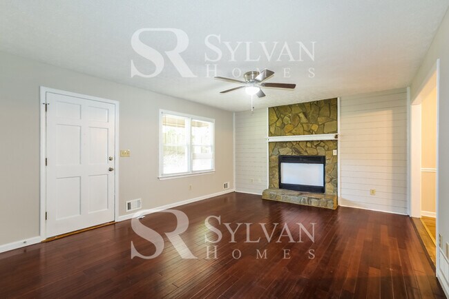 302 Meek Dr in Dallas, GA - Building Photo - Building Photo