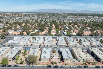 4136 Silver Dollar Ave in Las Vegas, NV - Building Photo - Building Photo