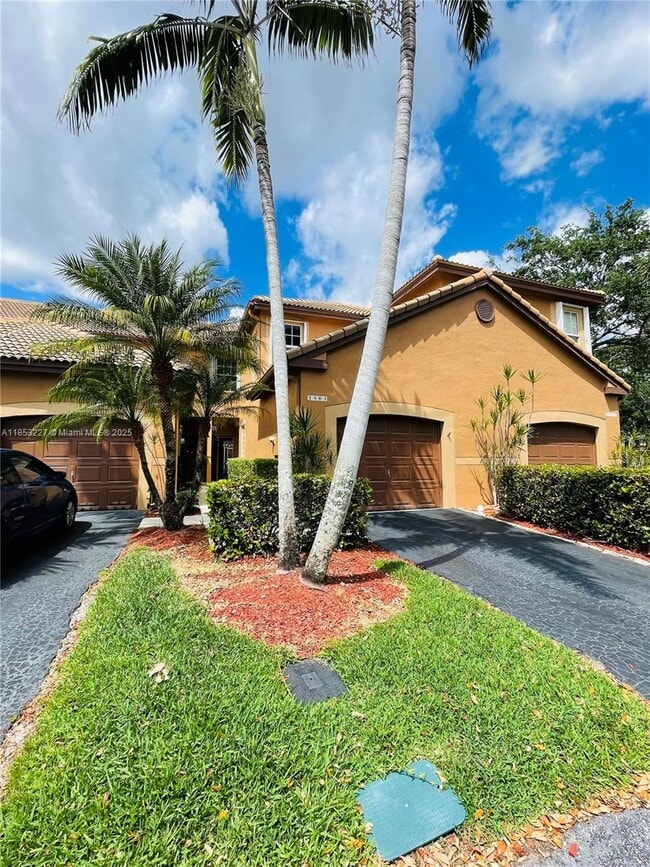 property at 1503 Veracruz Ln