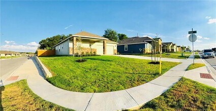 13813 Harrisglenn Dr in Pflugerville, TX - Building Photo - Building Photo