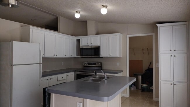 814 Mercedes Benz Ct in Humble, TX - Building Photo - Building Photo