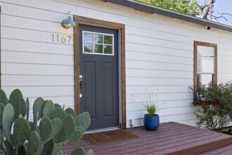 1167 Ridgeway Dr in Austin, TX - Building Photo - Building Photo