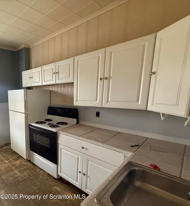 1019 Bunker Hill St in Scranton, PA - Building Photo - Building Photo