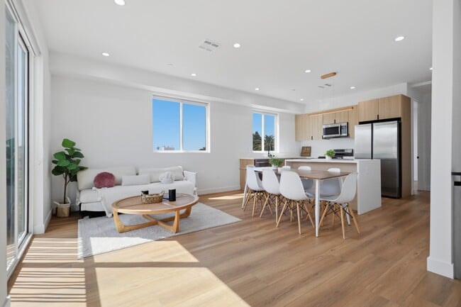 234 S Carondelet St in Los Angeles, CA - Building Photo - Building Photo