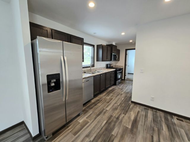 361 Brutus Dr in Lakeville, MN - Building Photo