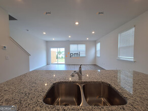 285 Kenoot Dr in Mcdonough, GA - Building Photo - Building Photo