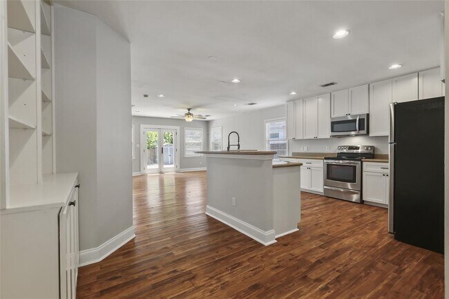 409 Genard St in Austin, TX - Building Photo - Building Photo