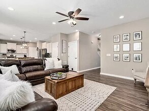 3997 Caysee Jay Way in Grove City, OH - Foto de edificio - Building Photo