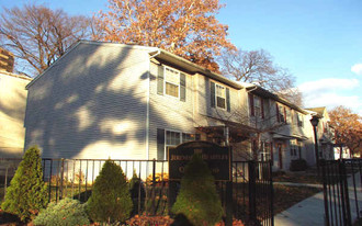 921-929 Avenue Of The States Apartments