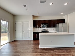 12295 Sapp Rd in Jacksonville, FL - Foto de edificio - Building Photo