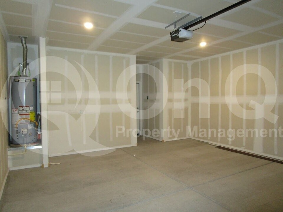 7845 S New Strike Way in Tucson, AZ - Building Photo